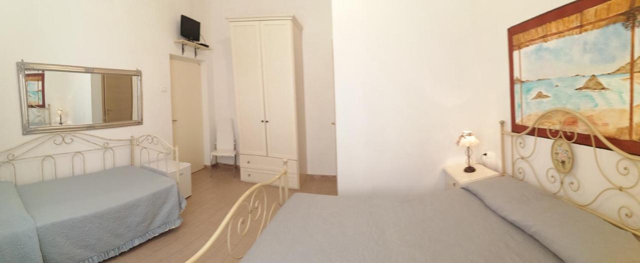Bed and Breakfast La Porta Sulla Costa San Pantaleo Exterior foto