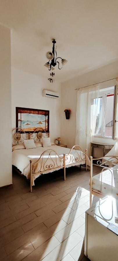 Bed and Breakfast La Porta Sulla Costa San Pantaleo Exterior foto