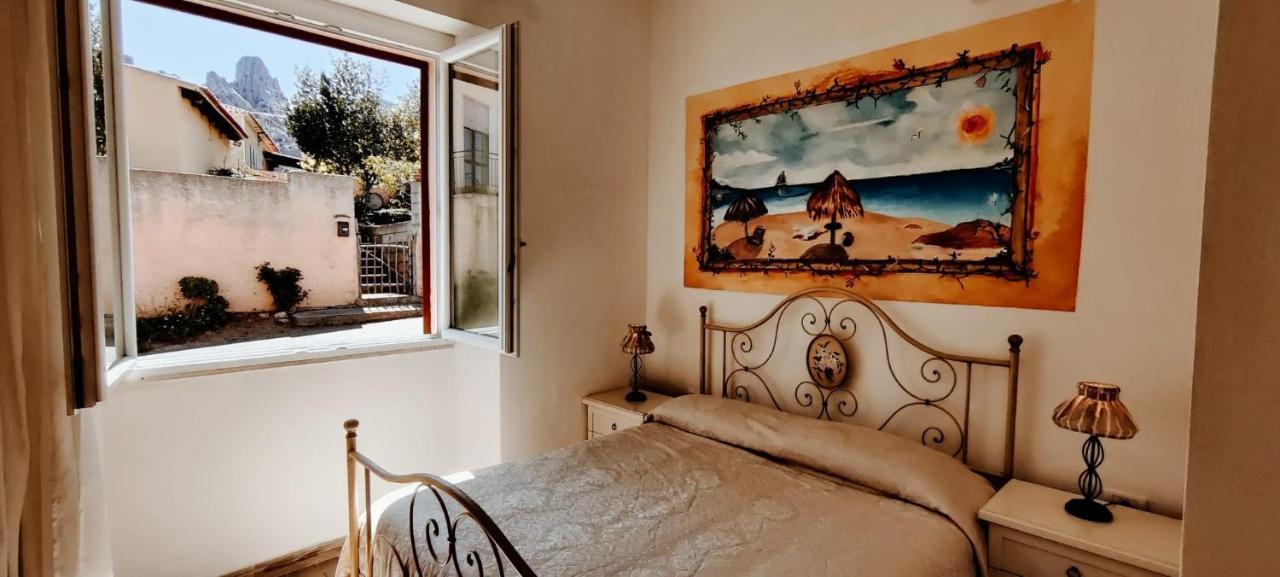 Bed and Breakfast La Porta Sulla Costa San Pantaleo Exterior foto
