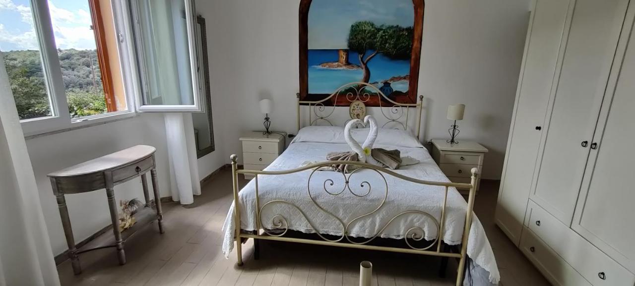 Bed and Breakfast La Porta Sulla Costa San Pantaleo Exterior foto