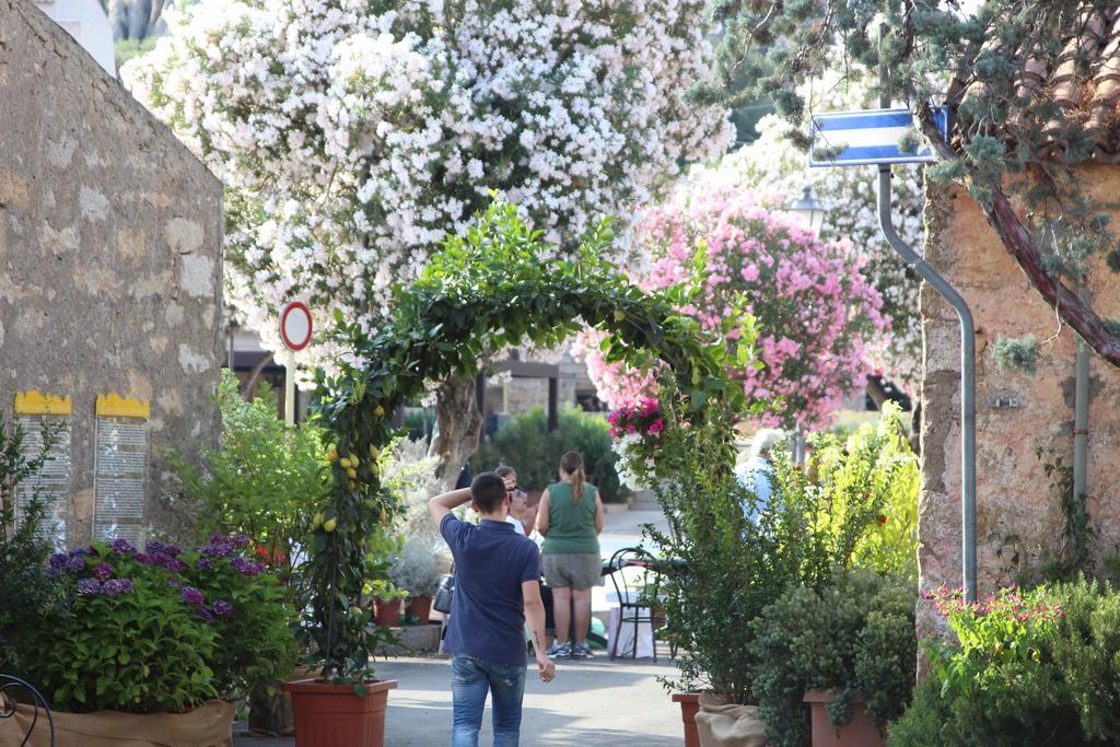 Bed and Breakfast La Porta Sulla Costa San Pantaleo Exterior foto