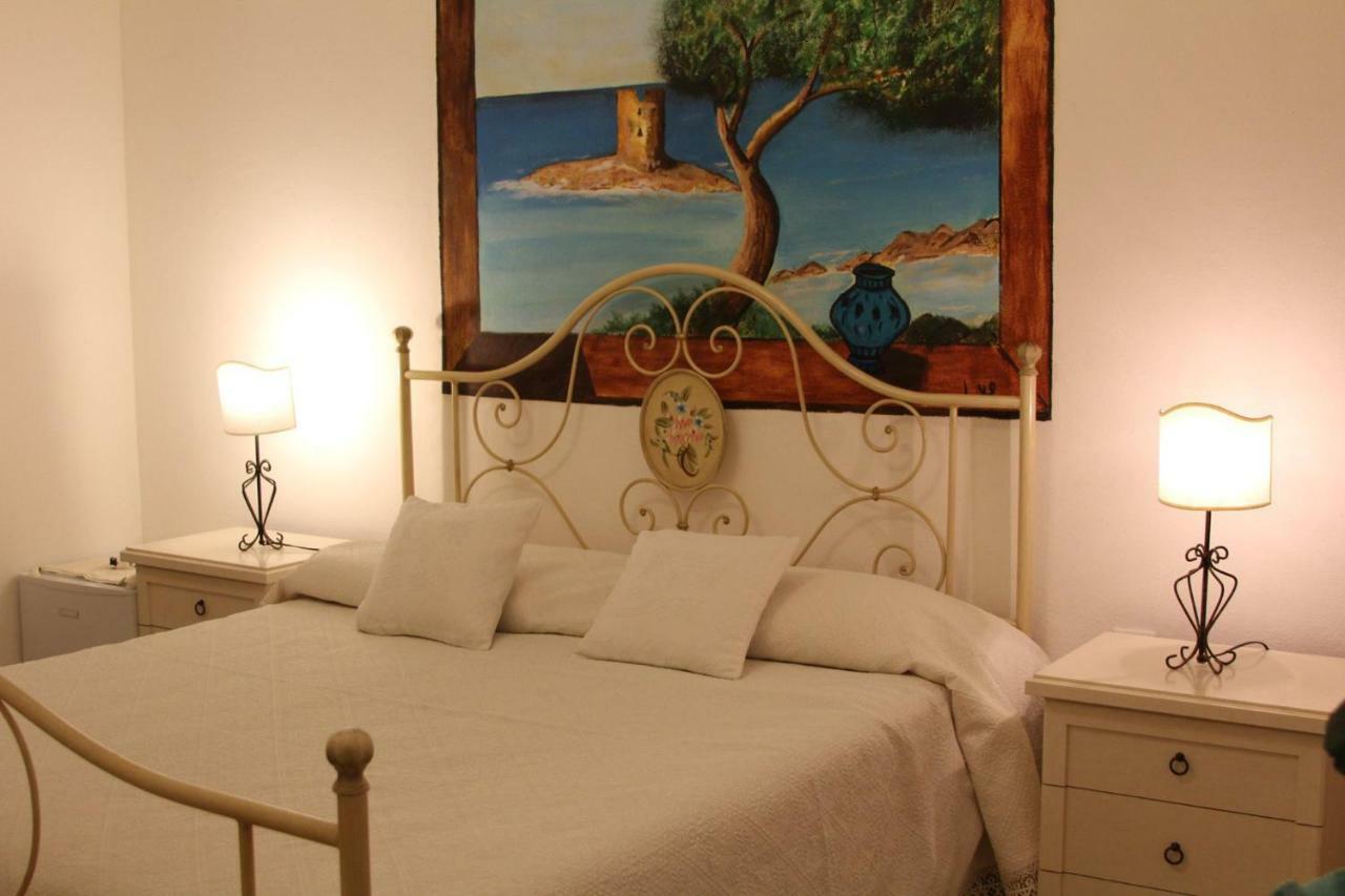 Bed and Breakfast La Porta Sulla Costa San Pantaleo Exterior foto