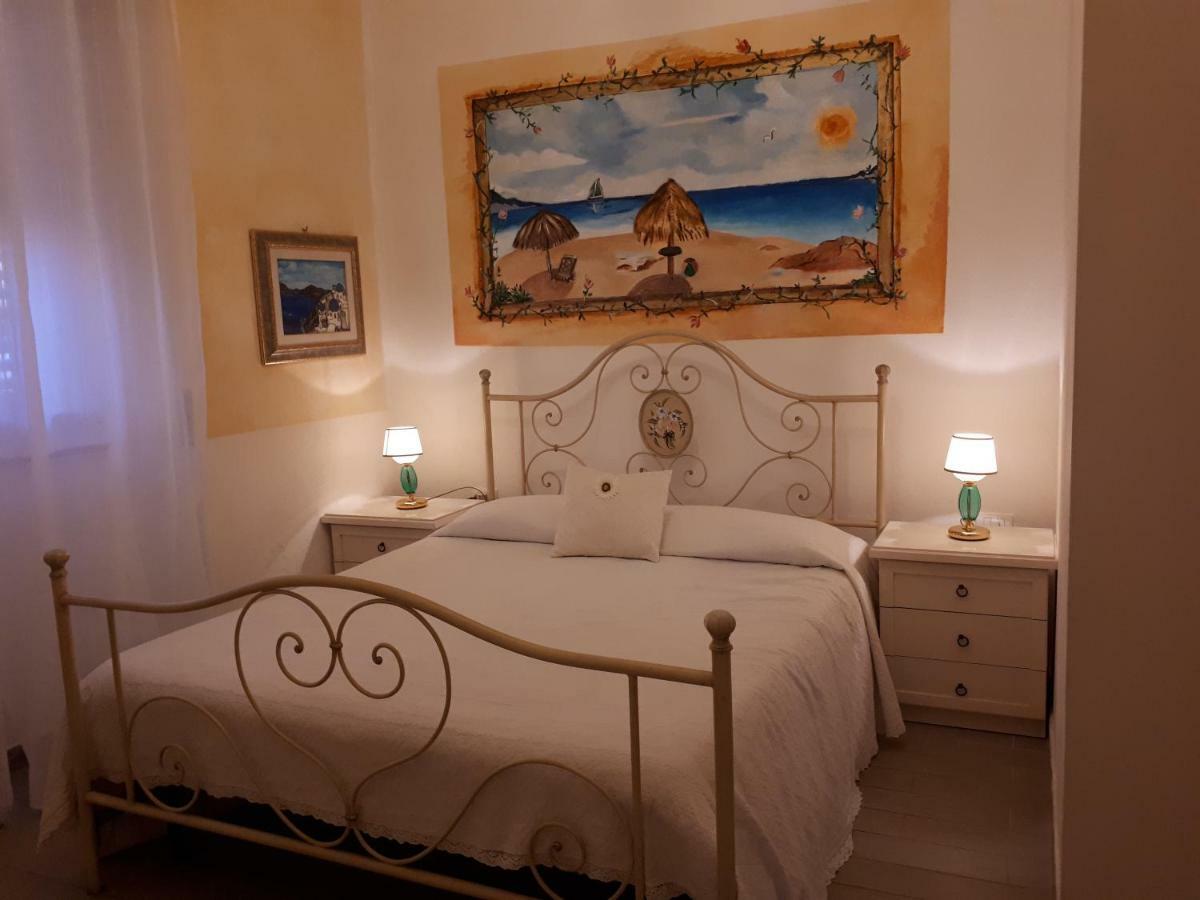 Bed and Breakfast La Porta Sulla Costa San Pantaleo Exterior foto