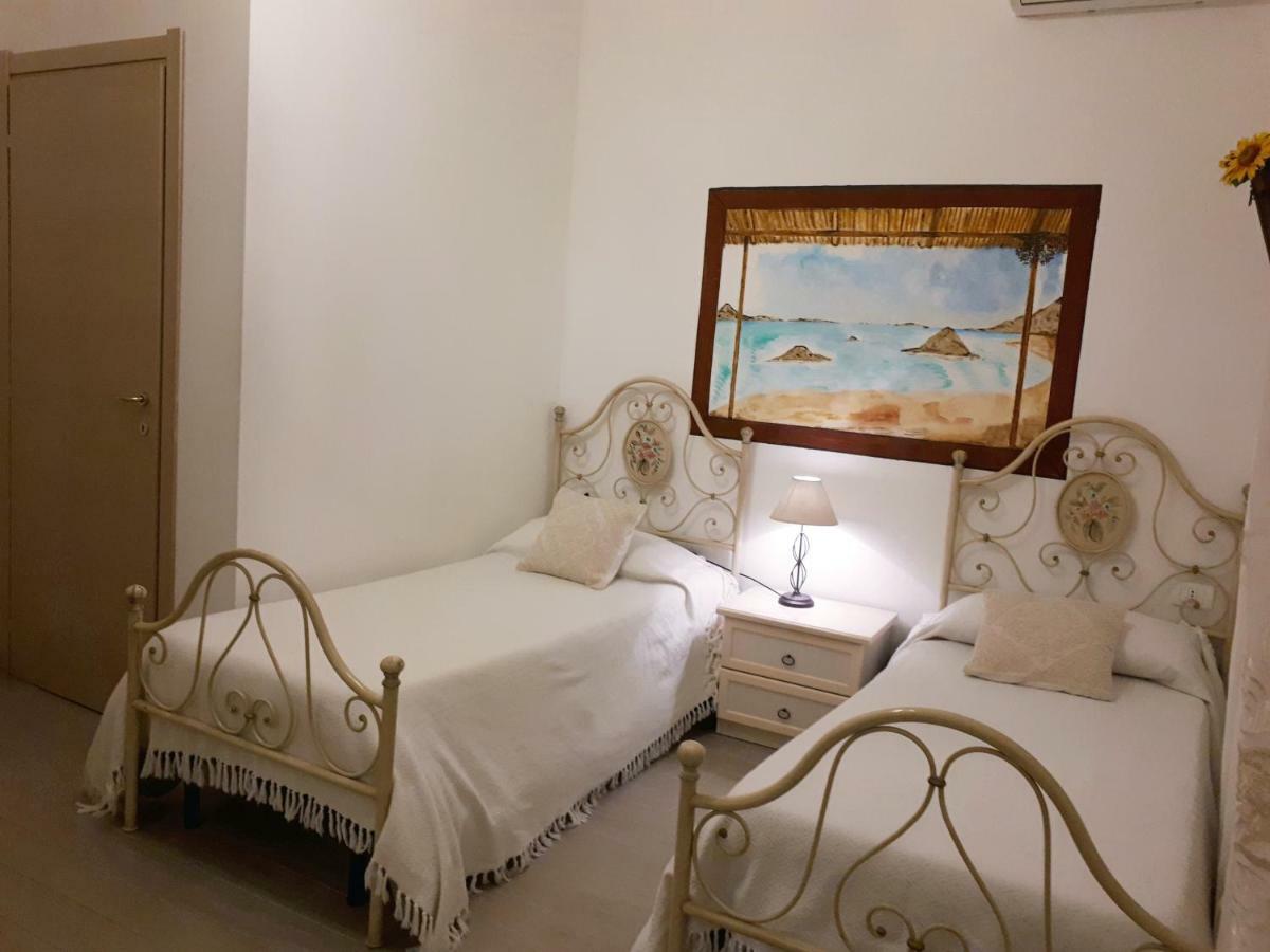 Bed and Breakfast La Porta Sulla Costa San Pantaleo Exterior foto